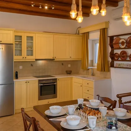 Salty Villas, Kallisti Holiday home