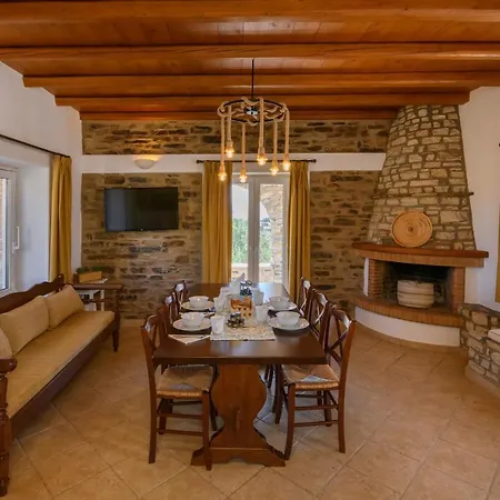 Salty Villas, Kallisti Holiday home *